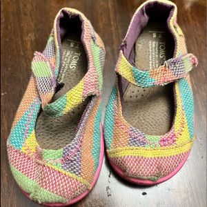 Girls toddler TOMS Mary Jane style shoes size 5
